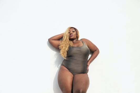 Femme noir wellness bibi sport fitness acceptation formes 